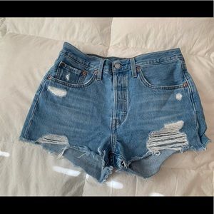 Levi’s Boyfriend Cutoffs